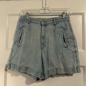 Palmetto’s Vintage Retro Light Blue Pleated Denim Shorts with Rolled Hem